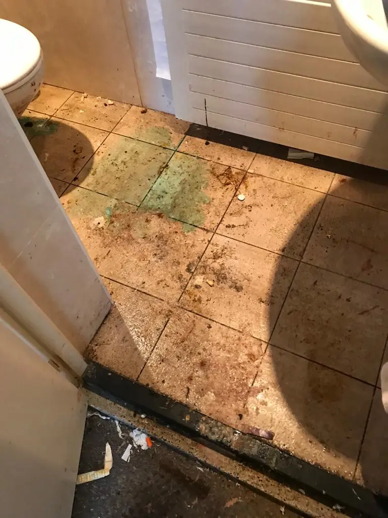 Extreem vervuilde woning voor professionele reiniging door S.I.R